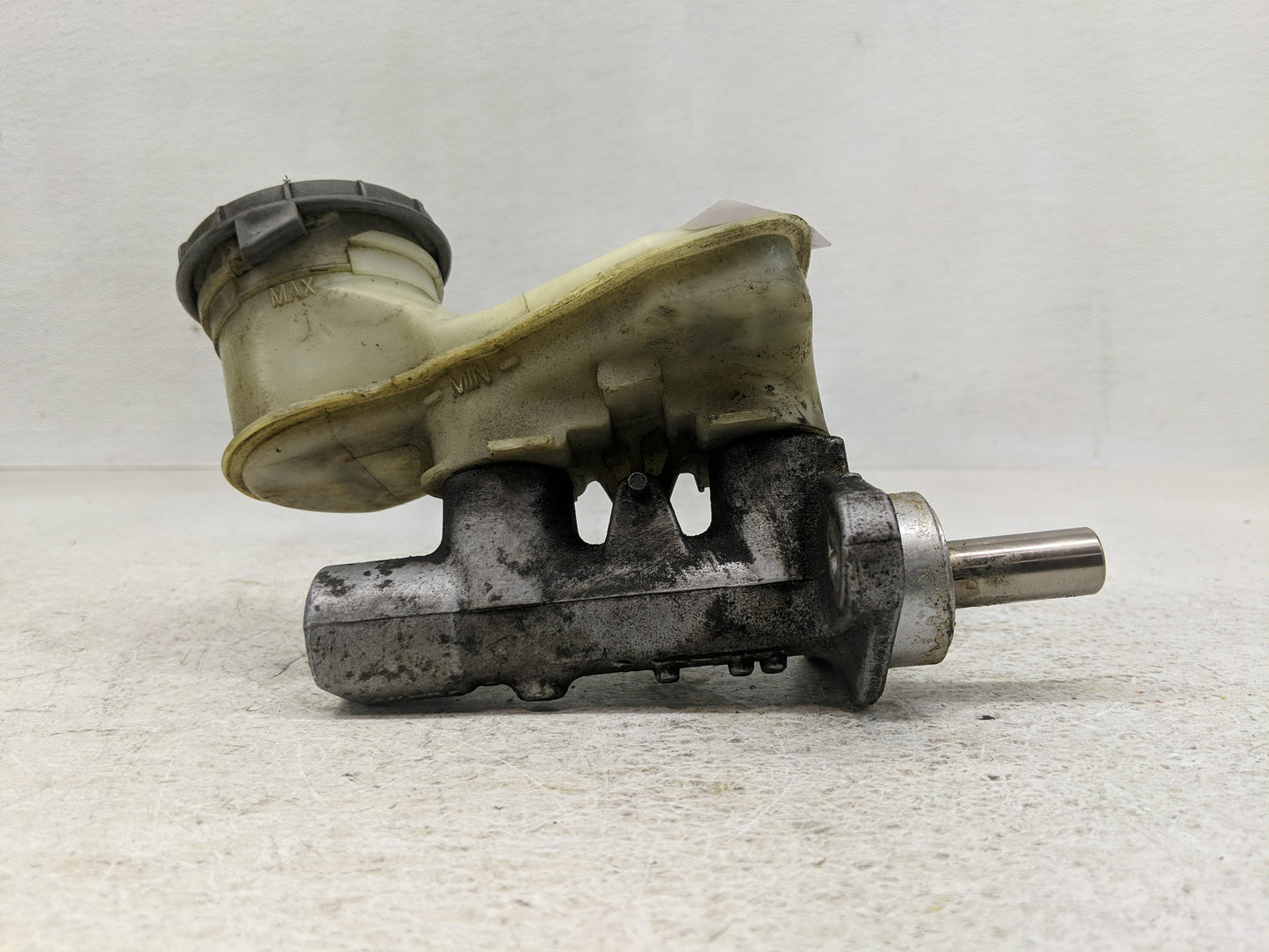 2001-2005 Honda Civic Brake Master Cylinder - Oemusedautoparts1.com