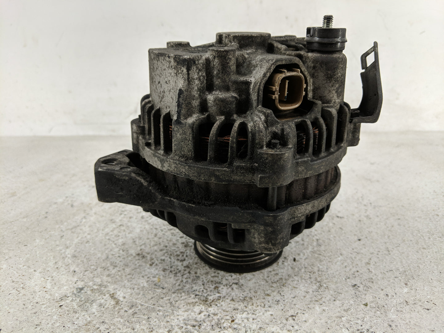 2001-2005 Honda Civic Alternator Replacement Generator Charging Assembly Engine OEM P/N:A5TA7091ZC Fits OEM Used Auto Parts 