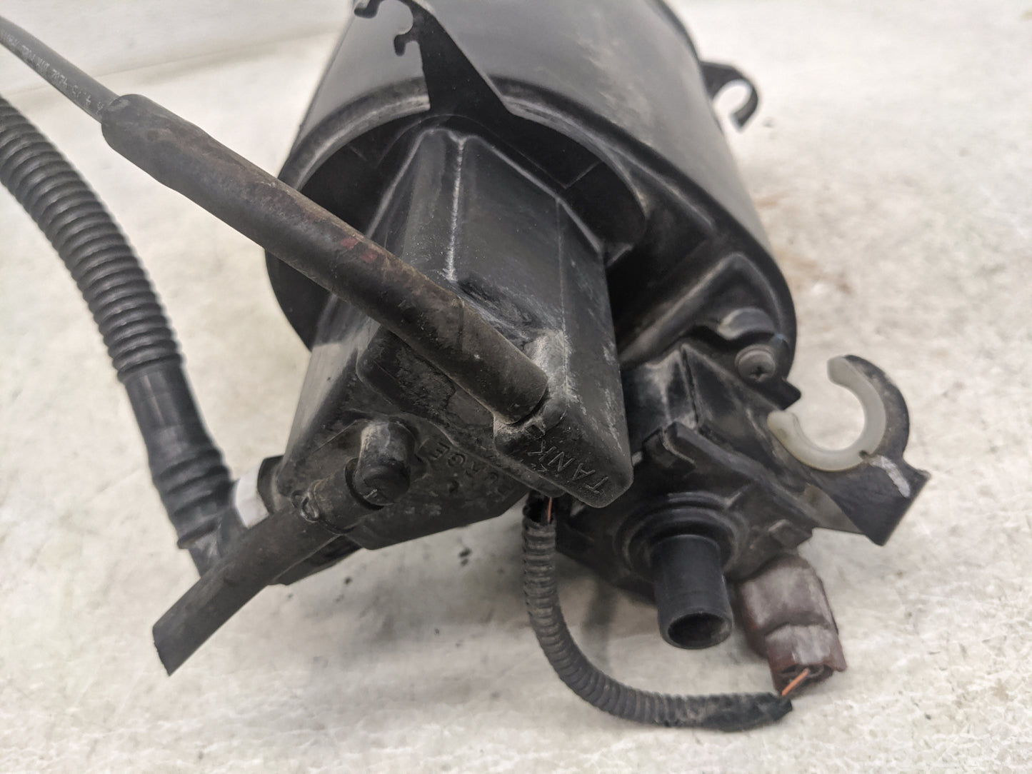 2004 Honda Civic Fuel Vapor Charcoal Canister 1462494 - Oemusedautoparts1.com