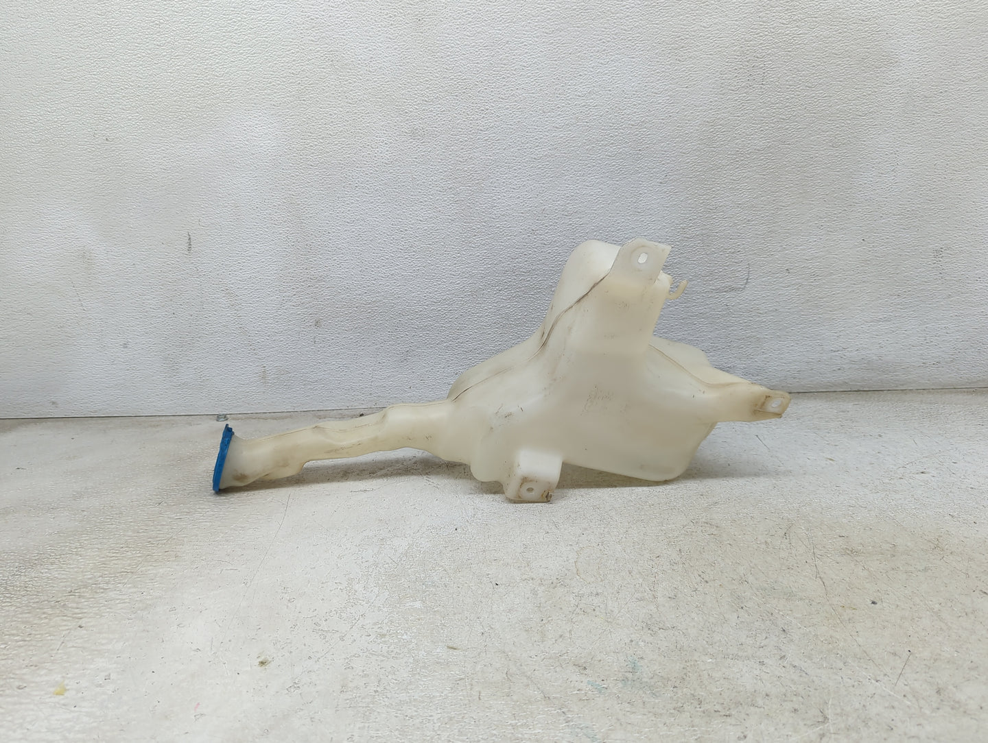 2001-2005 Honda Civic Windshield Washer Fluid Reservoir Bottle Oem 1474047 - Oemusedautoparts1.com