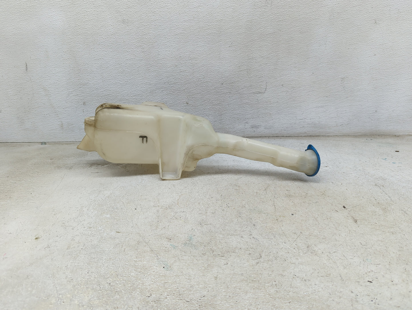 2004-2005 Honda Civic Windshield Washer Fluid Reservoir Bottle Oem 1474142 - Oemusedautoparts1.com