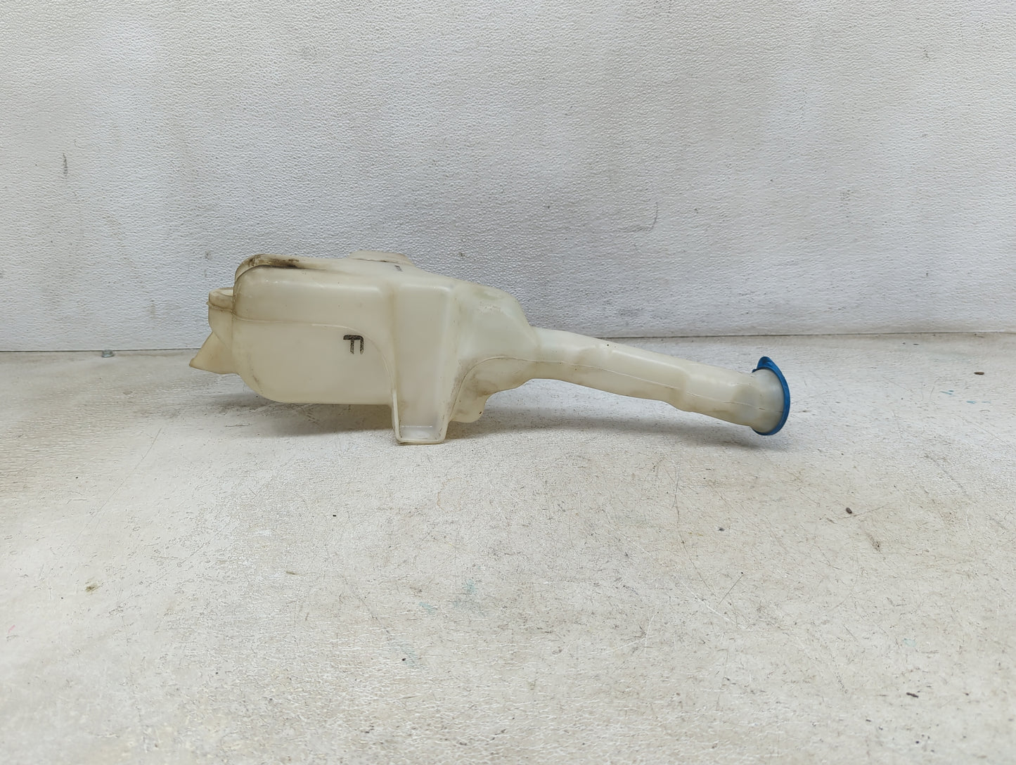 2004-2005 Honda Civic Windshield Washer Fluid Reservoir Bottle Oem 1474142 - Oemusedautoparts1.com