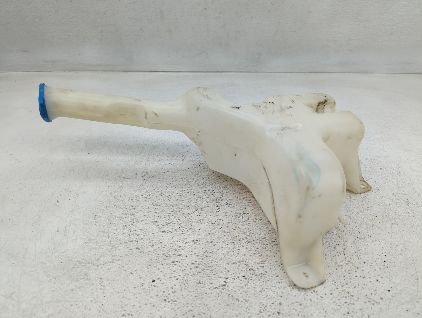 2004-2005 Honda Civic Windshield Washer Fluid Reservoir Bottle Oem - Oemusedautoparts1.com