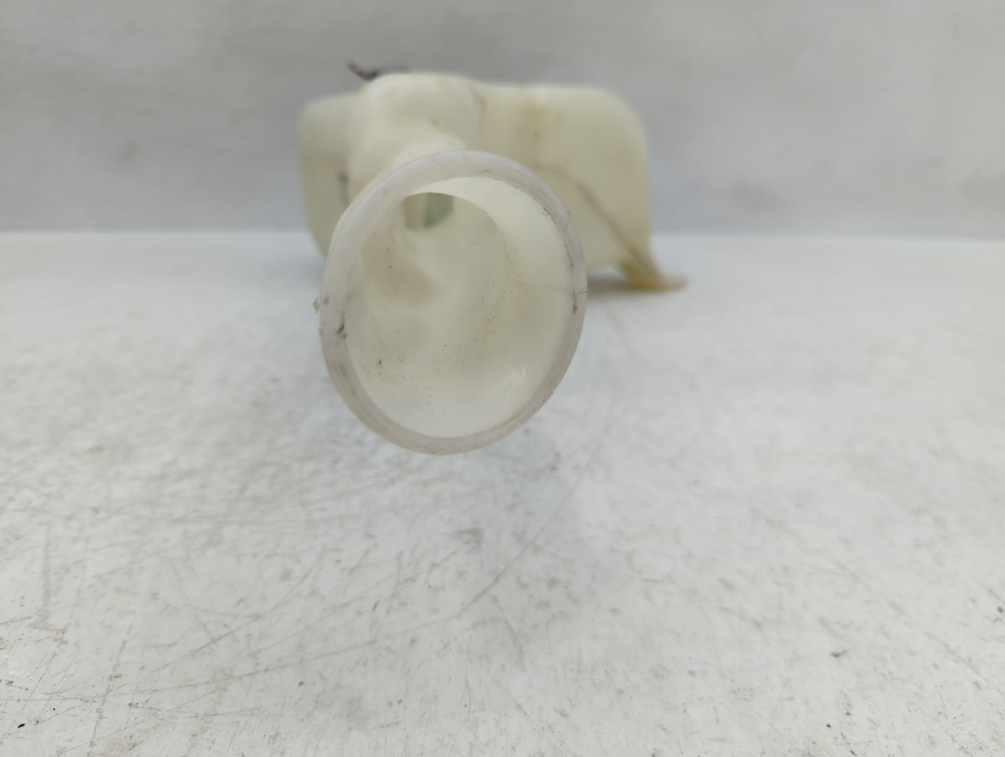 2004-2005 Honda Civic Windshield Washer Fluid Reservoir Bottle Oem - Oemusedautoparts1.com