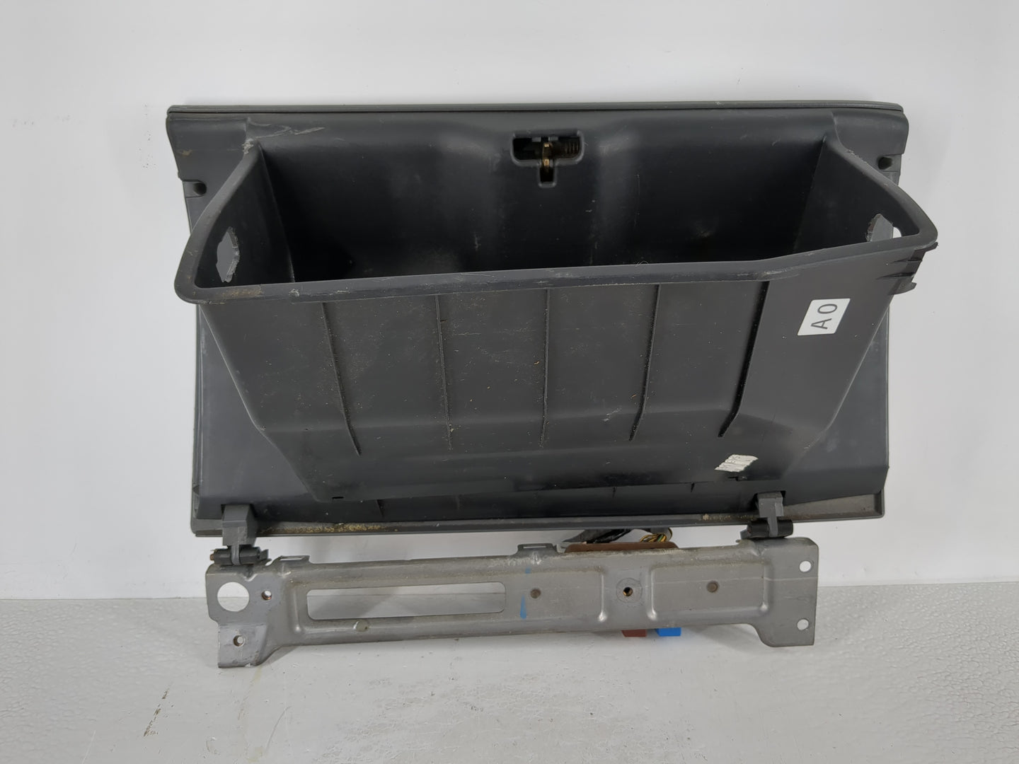 2004 Honda Civic Passenger Glove Box Door Storage Compartment 956362 - Oemusedautoparts1.com