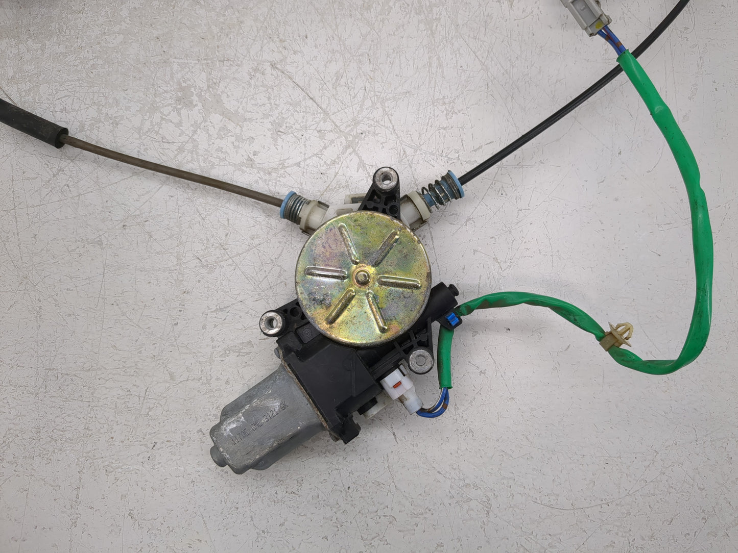 2003-2005 Honda Civic Used Driver Left Front Window Regulator - Oemusedautoparts1.com
