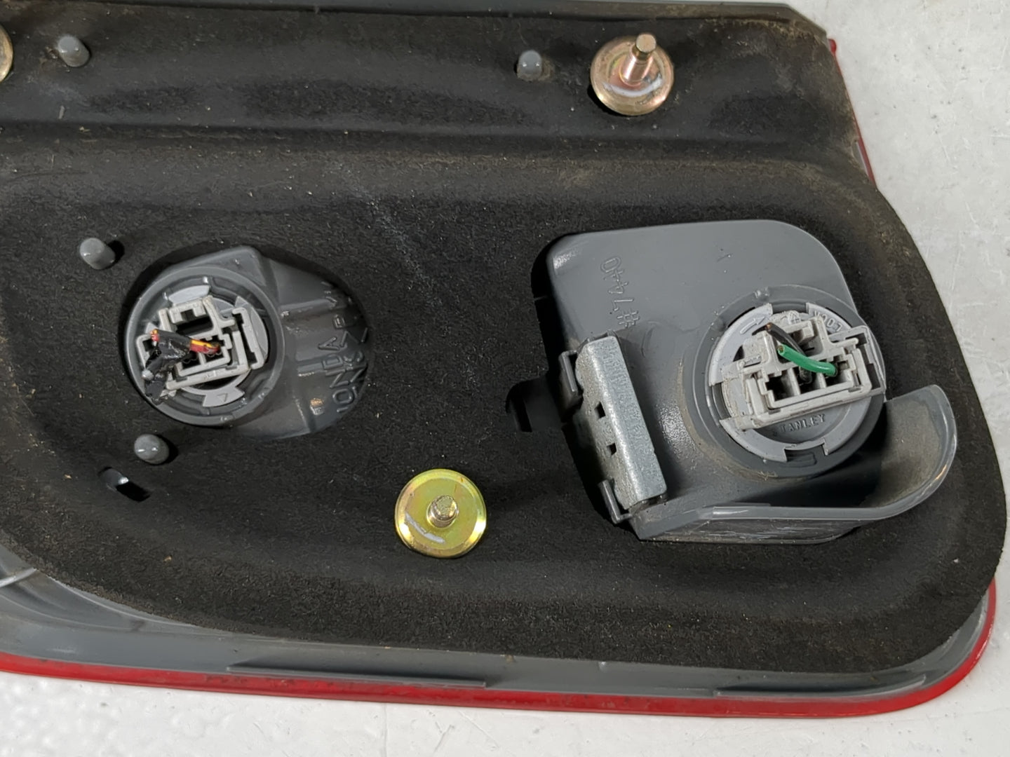 2003 Honda Civic Driver Left Side Tail Light Taillight Deck Lid Mounted - Oemusedautoparts1.com