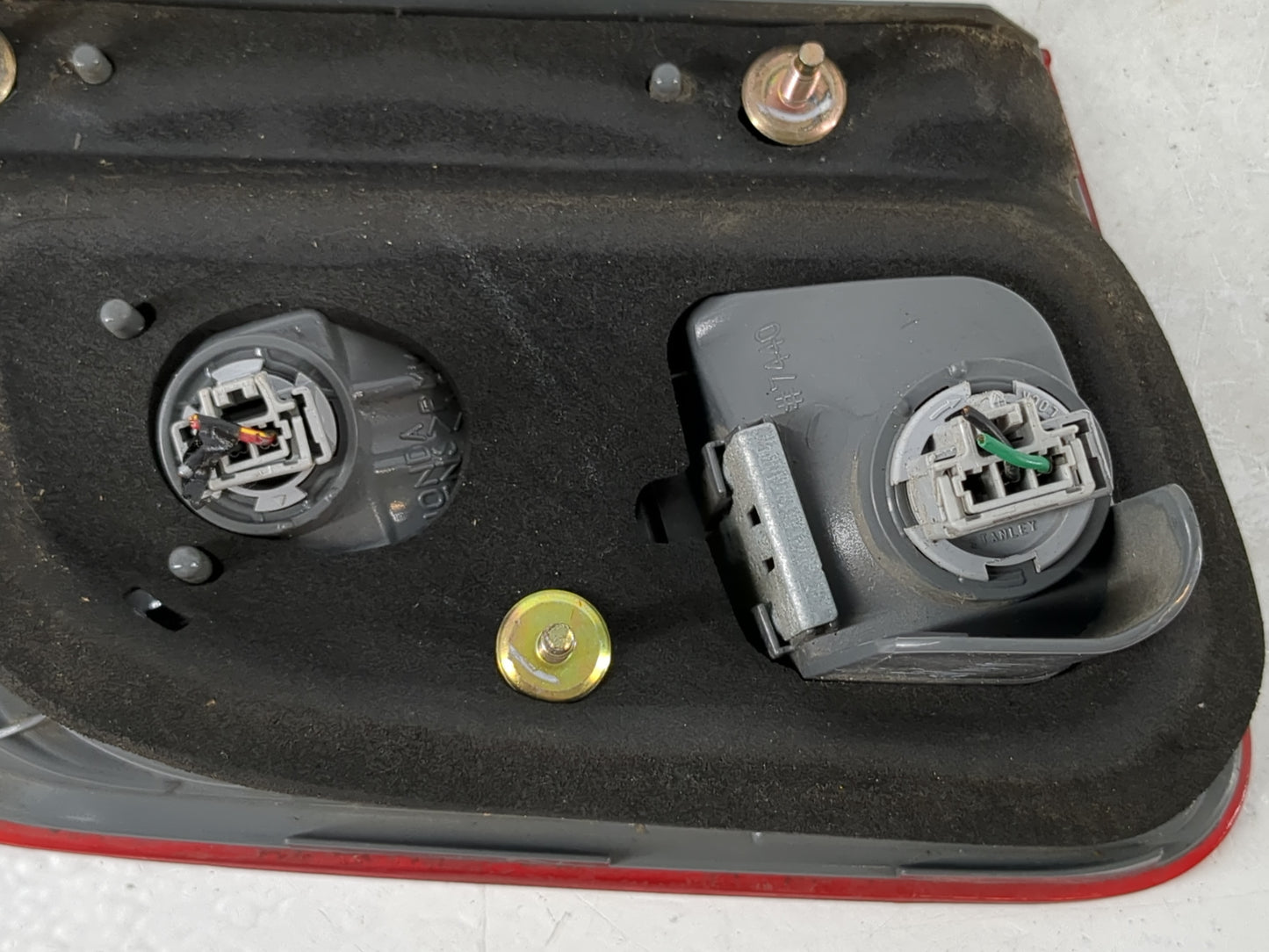 2003 Honda Civic Driver Left Side Tail Light Taillight Deck Lid Mounted - Oemusedautoparts1.com