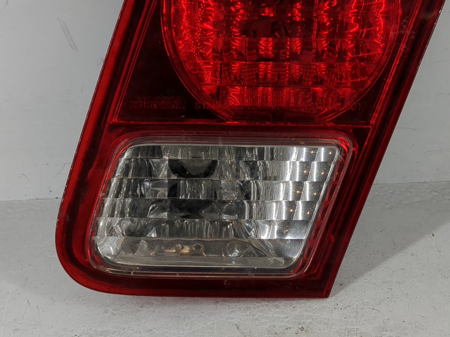 2003-2005 Honda Civic Driver Left Side Deck Lid Mounted Tail Light 993587 - Oemusedautoparts1.com