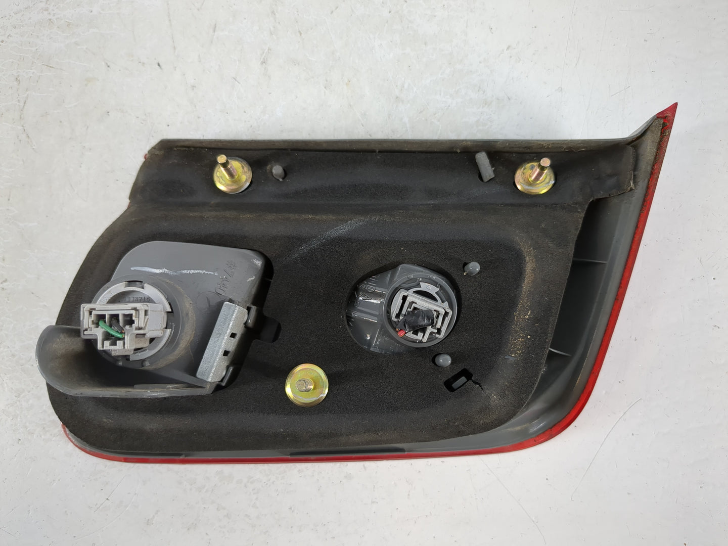 2003-2005 Honda Civic Driver Left Side Deck Lid Mounted Tail Light 993587 - Oemusedautoparts1.com
