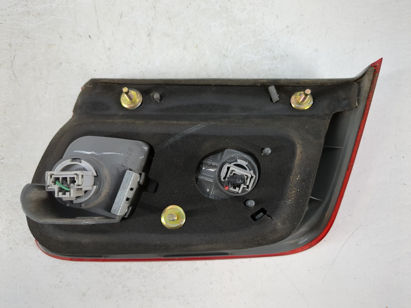 2003-2005 Honda Civic Driver Left Side Deck Lid Mounted Tail Light 993587 - Oemusedautoparts1.com