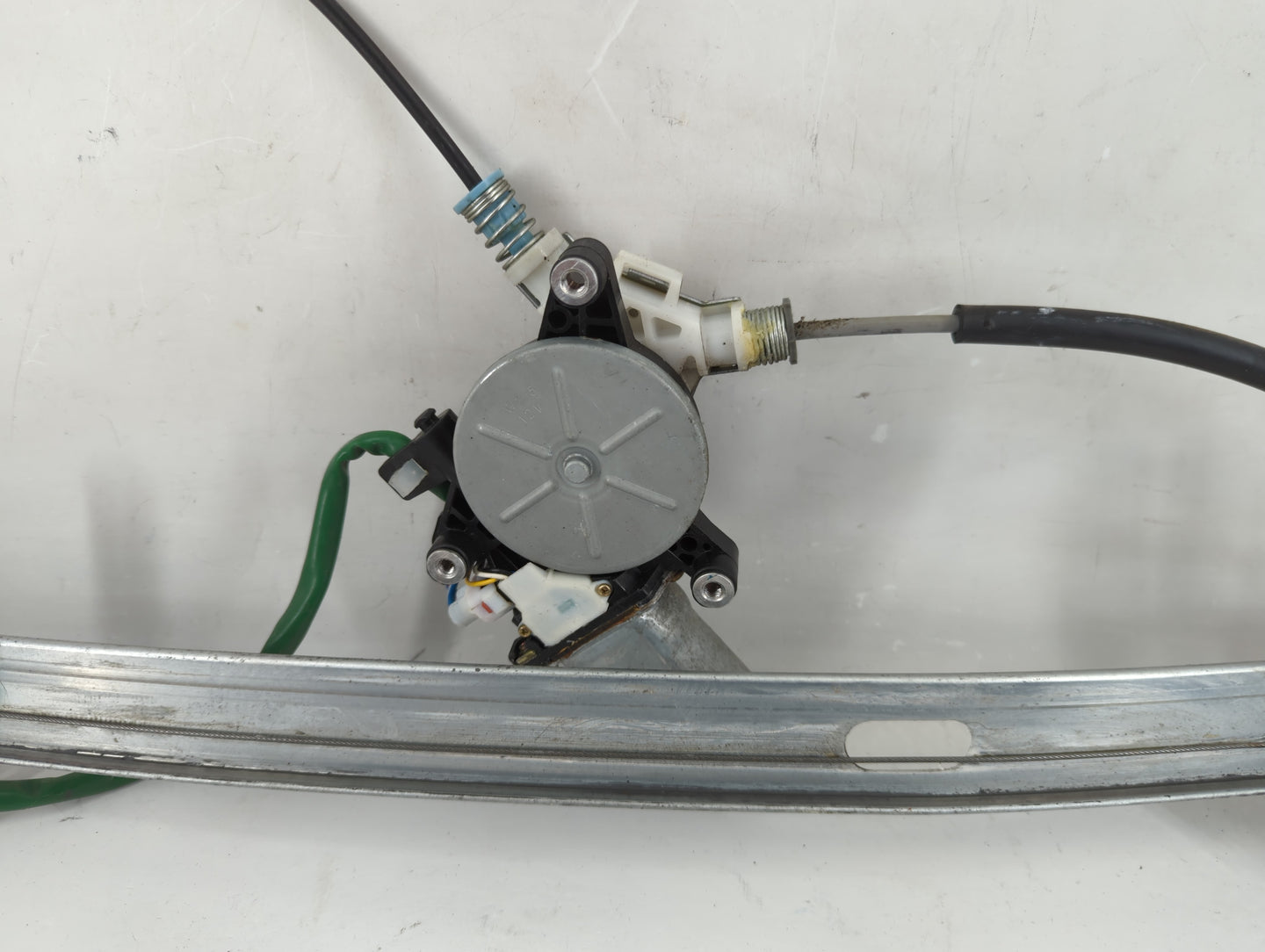 2002-2006 Honda Cr-v Driver Left Front Window Regulator - Oemusedautoparts1.com