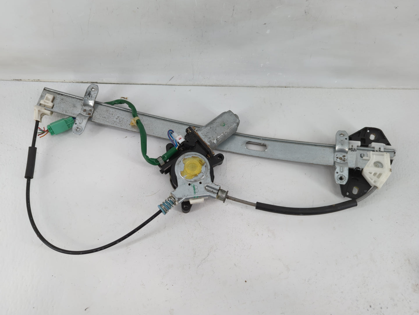 2002-2006 Honda Cr-v Driver Left Front Window Regulator - Oemusedautoparts1.com