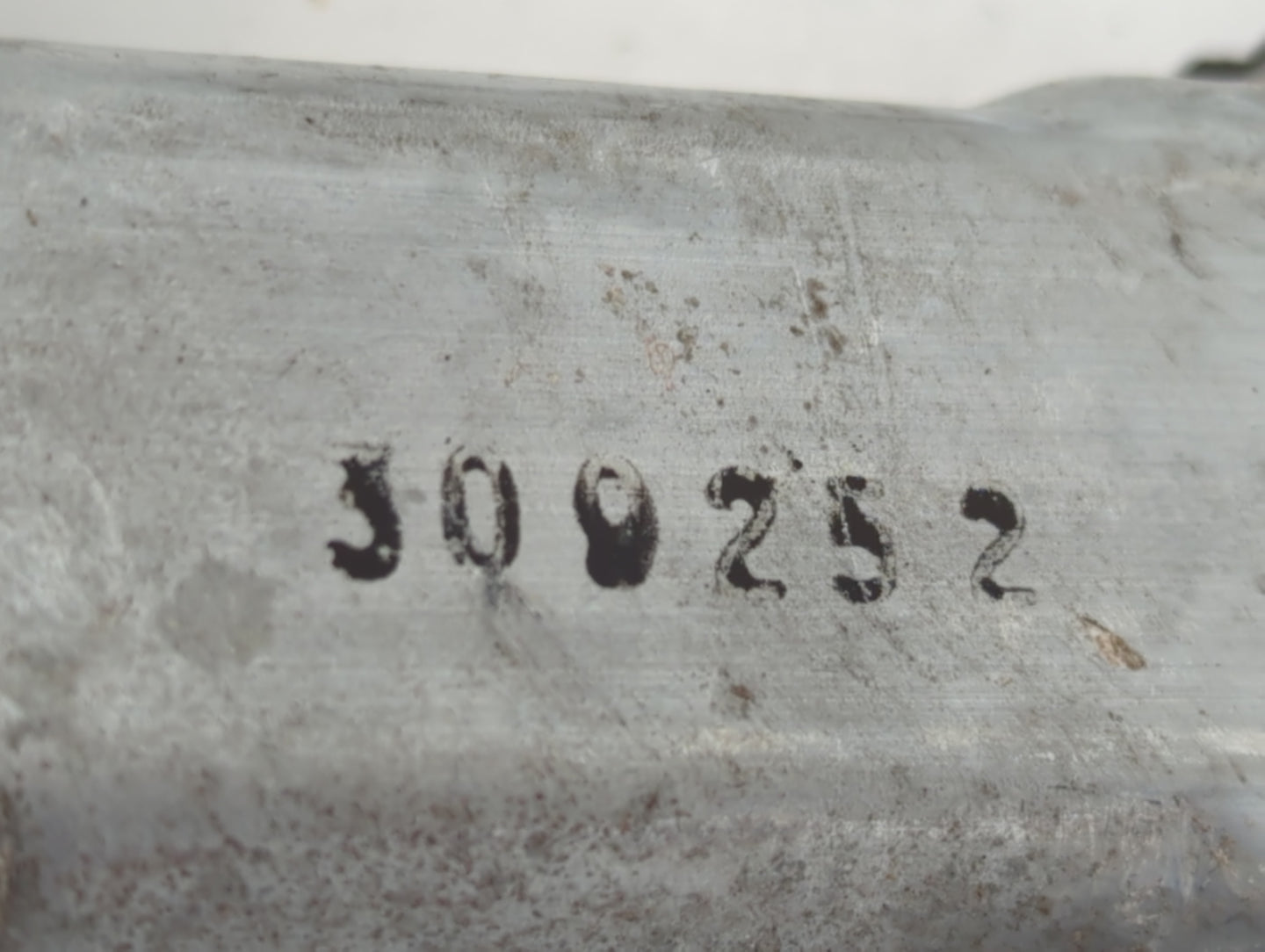 2002-2006 Honda Cr-v Driver Left Front Window Regulator - Oemusedautoparts1.com