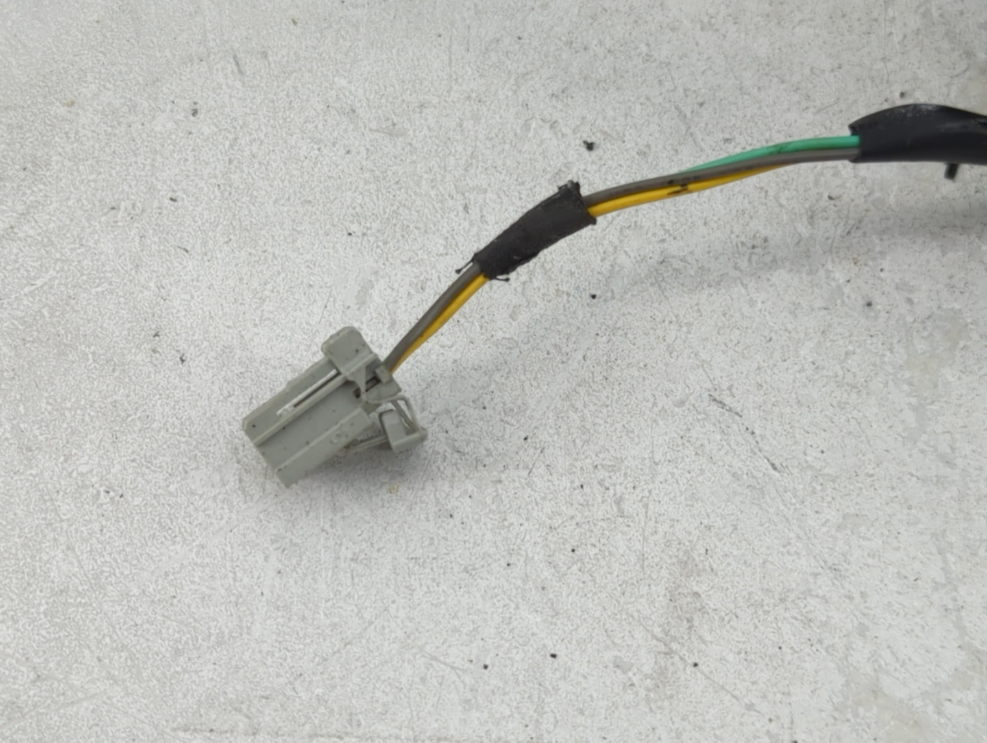 2002-2006 Honda Cr-V Driver Side View Mirror - Left Door Mirror OEM Used - Oemusedautoparts1.com