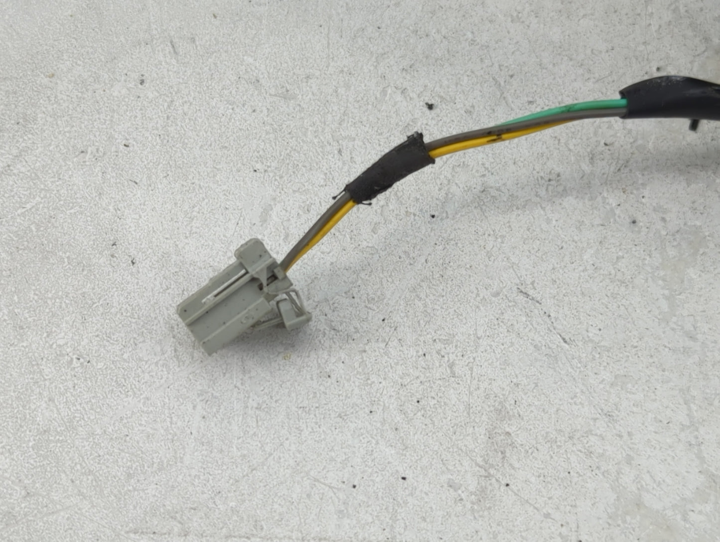 2002-2006 Honda Cr-V Driver Side View Mirror - Left Door Mirror OEM Used - Oemusedautoparts1.com