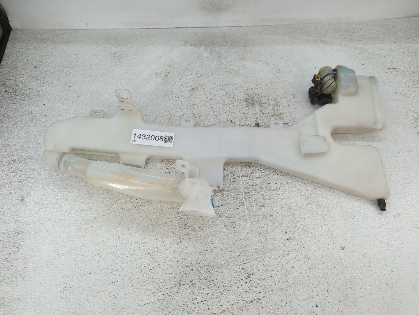 2002-2006 Honda Cr-v Windshield Washer Fluid Reservoir Bottle Oem - Oemusedautoparts1.com
