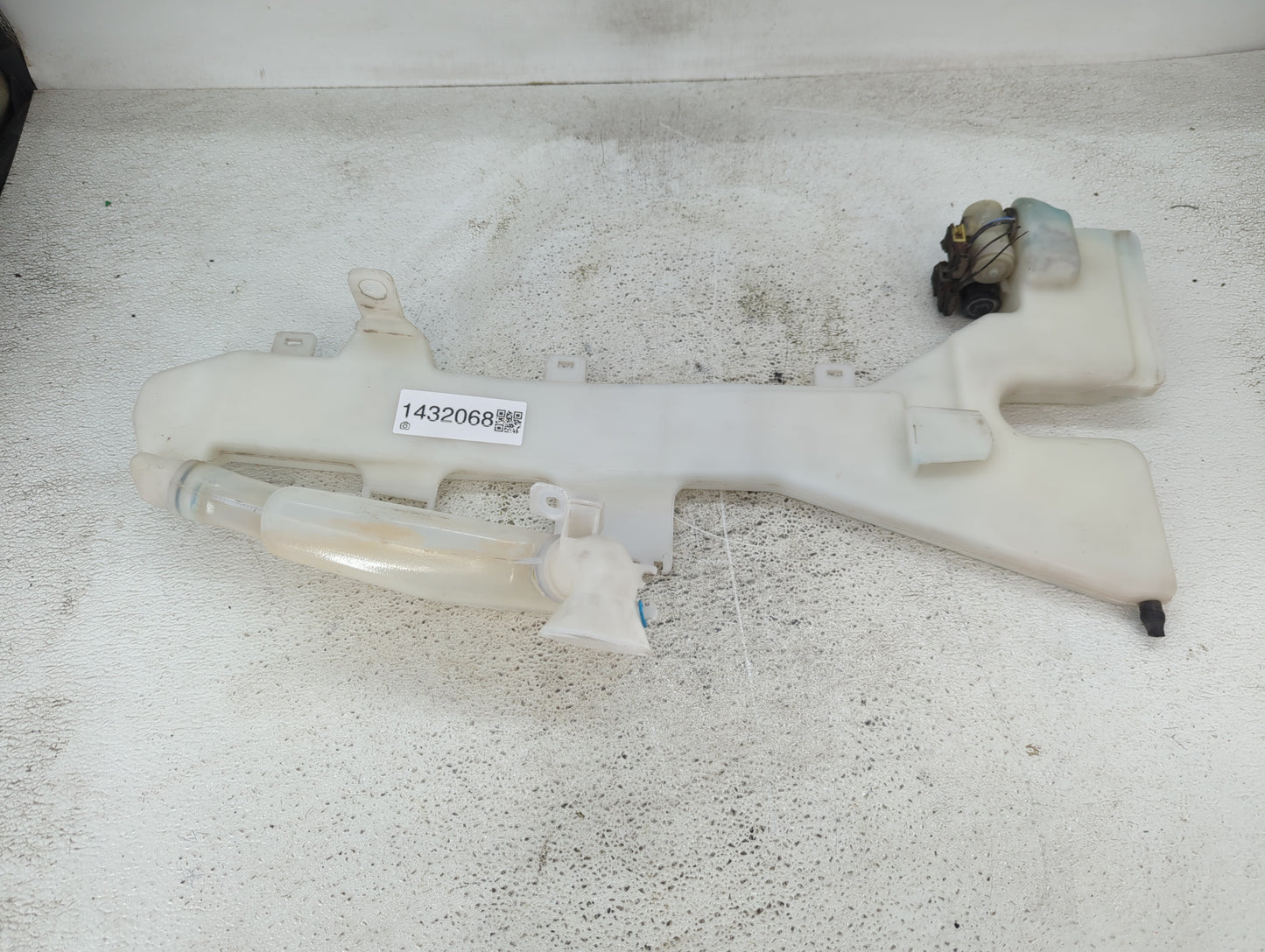 2002-2006 Honda Cr-v Windshield Washer Fluid Reservoir Bottle Oem - Oemusedautoparts1.com