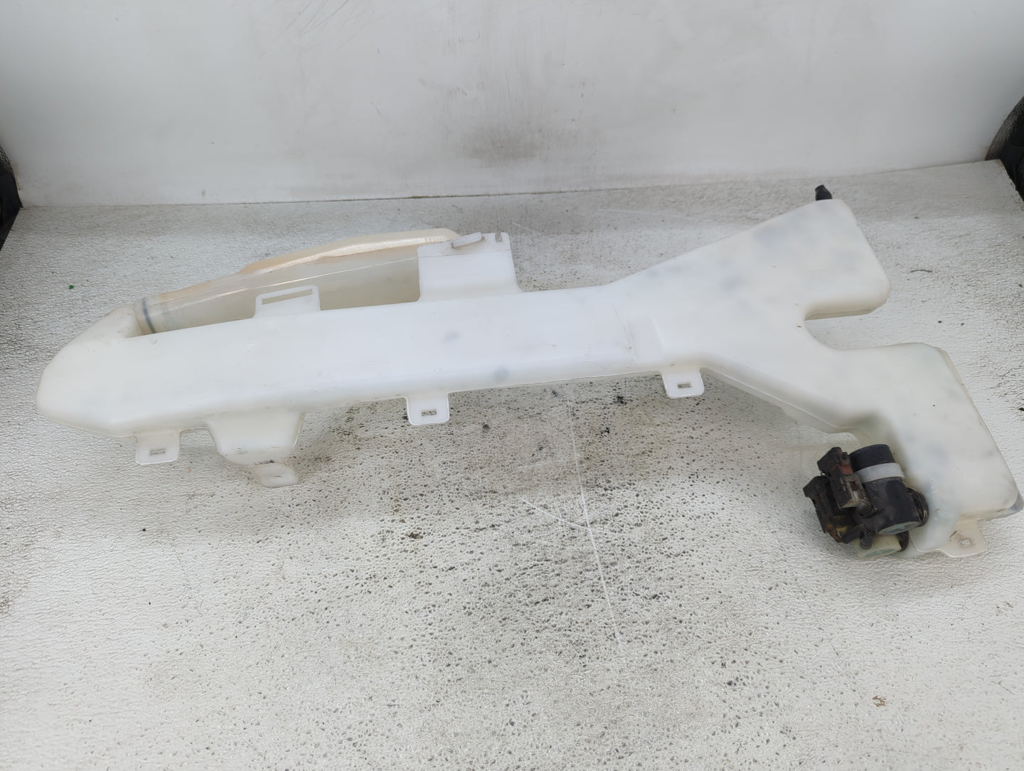 2002-2006 Honda Cr-v Windshield Washer Fluid Reservoir Bottle Oem - Oemusedautoparts1.com
