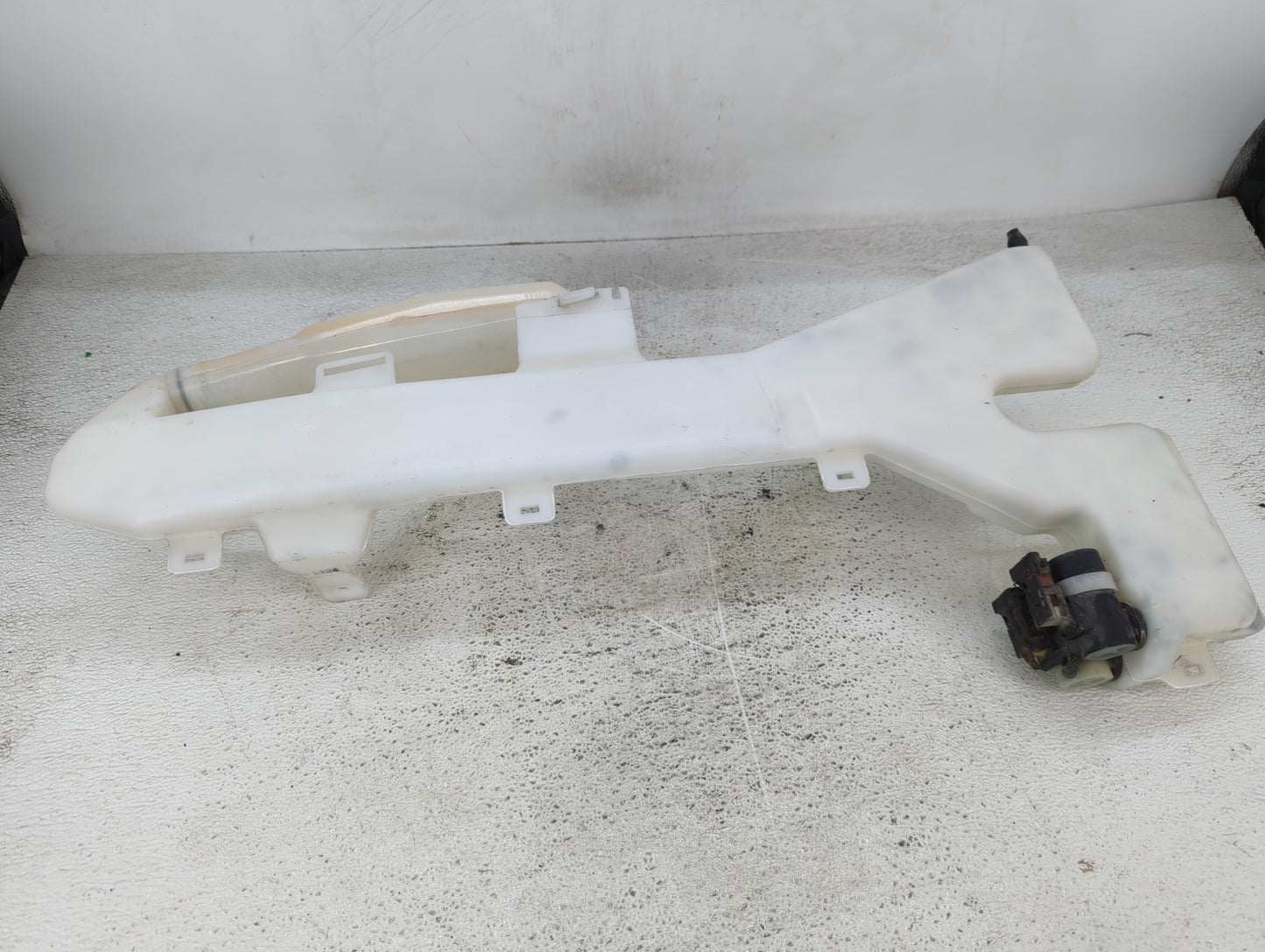 2002-2006 Honda Cr-v Windshield Washer Fluid Reservoir Bottle Oem - Oemusedautoparts1.com