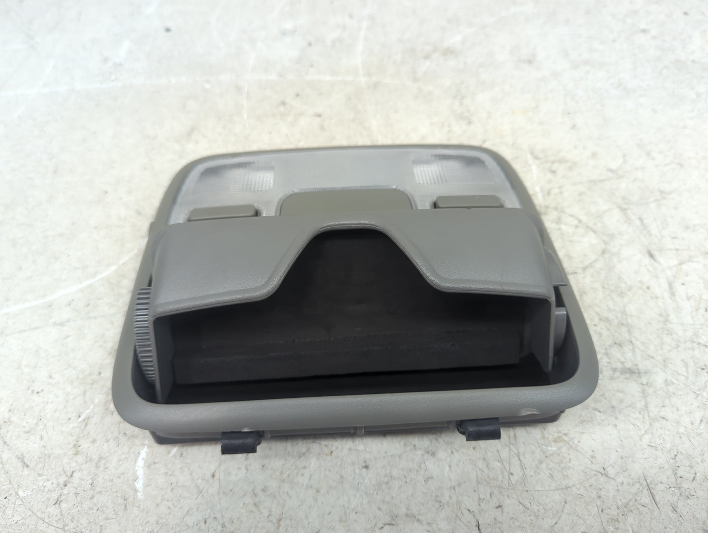2004 Honda Cr-v Overhead Roof Console Gray - Oemusedautoparts1.com