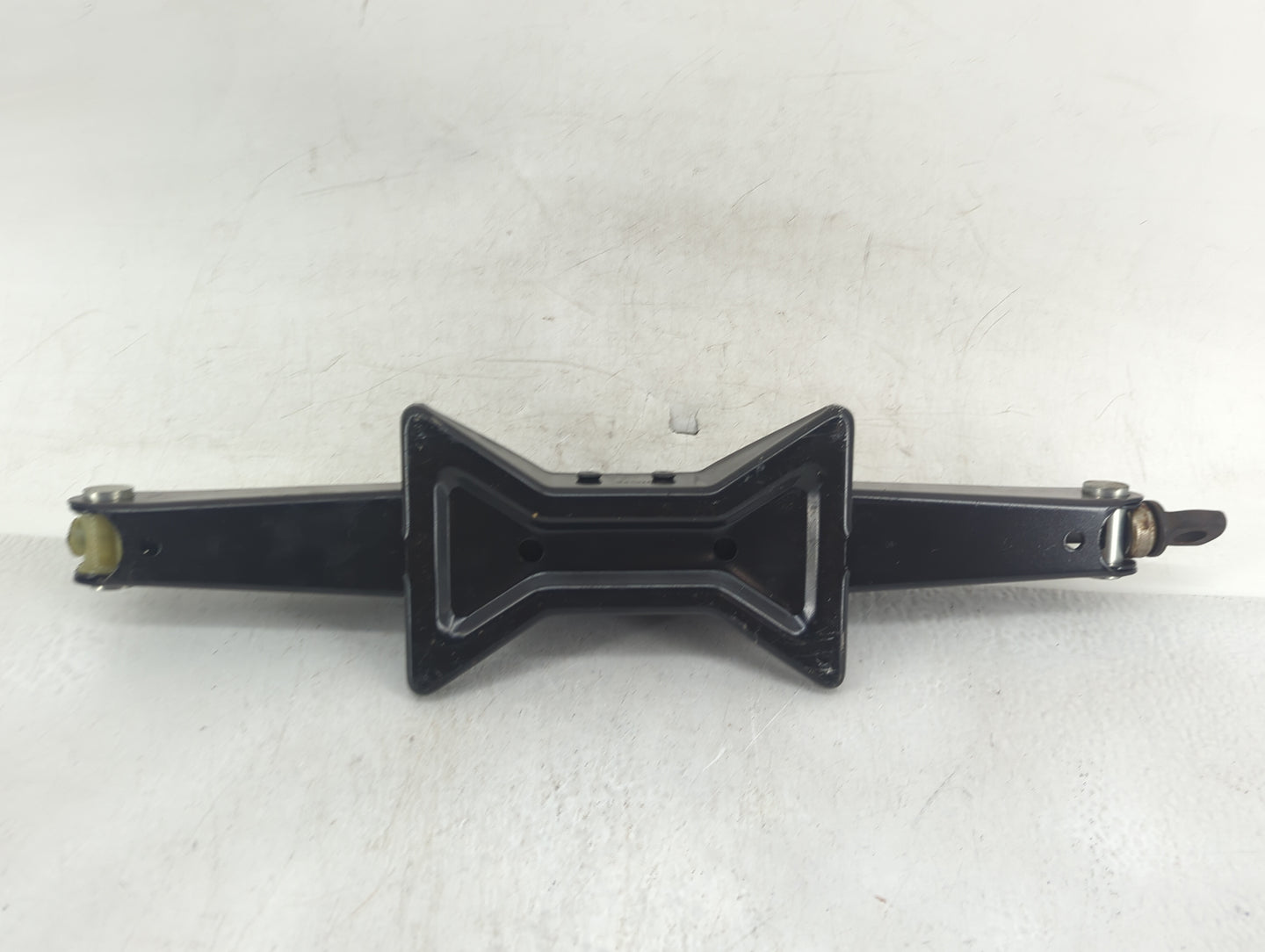2004 Honda Cr-v Spare Scissor Car Jack Black - Oemusedautoparts1.com