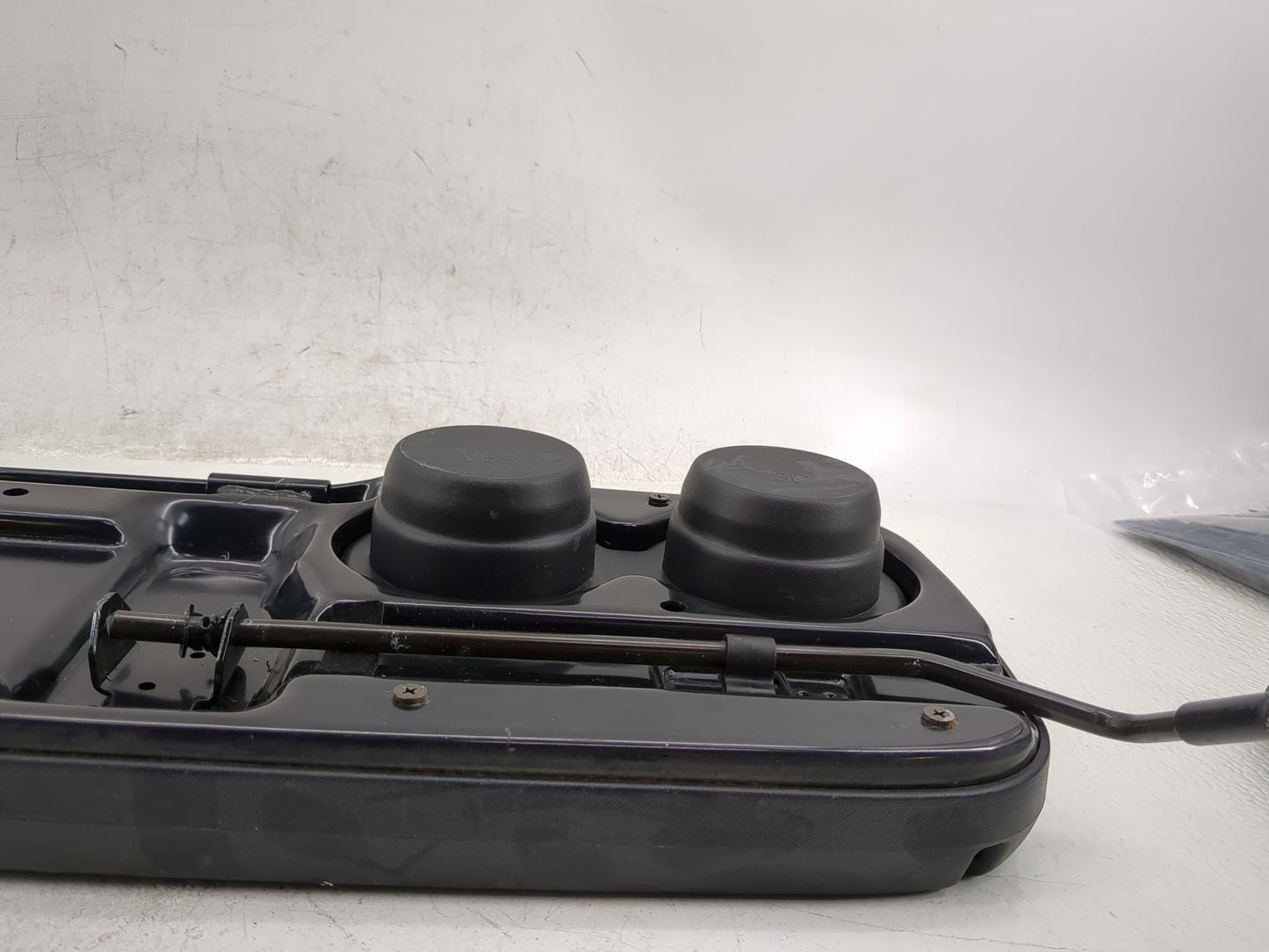 2002-2006 Honda Cr-V Center Console Armrest Cover Lid Fits Fits 2002 2003 2004 2005 2006 OEM Used Auto Parts - Oemusedautopa