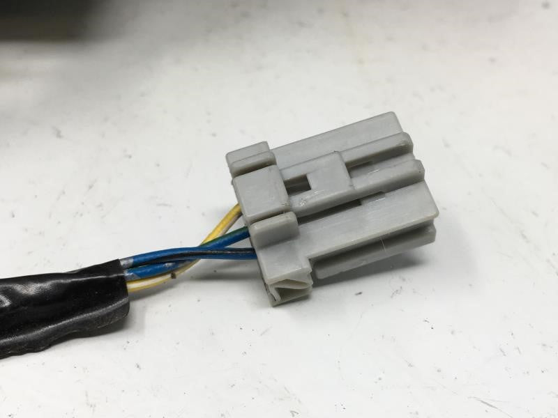 2004 Honda Cr-v Driver Side View Mirror - Left Door Mirror OEM Used - Oemusedautoparts1.com