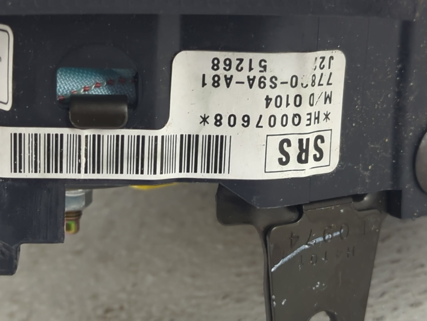 2004 Honda Crv Air Bag Driver Left Steering Wheel Mounted P/N:77800-S9A-A81 HE0007608 Fits OEM Used Auto Parts - Oemusedauto