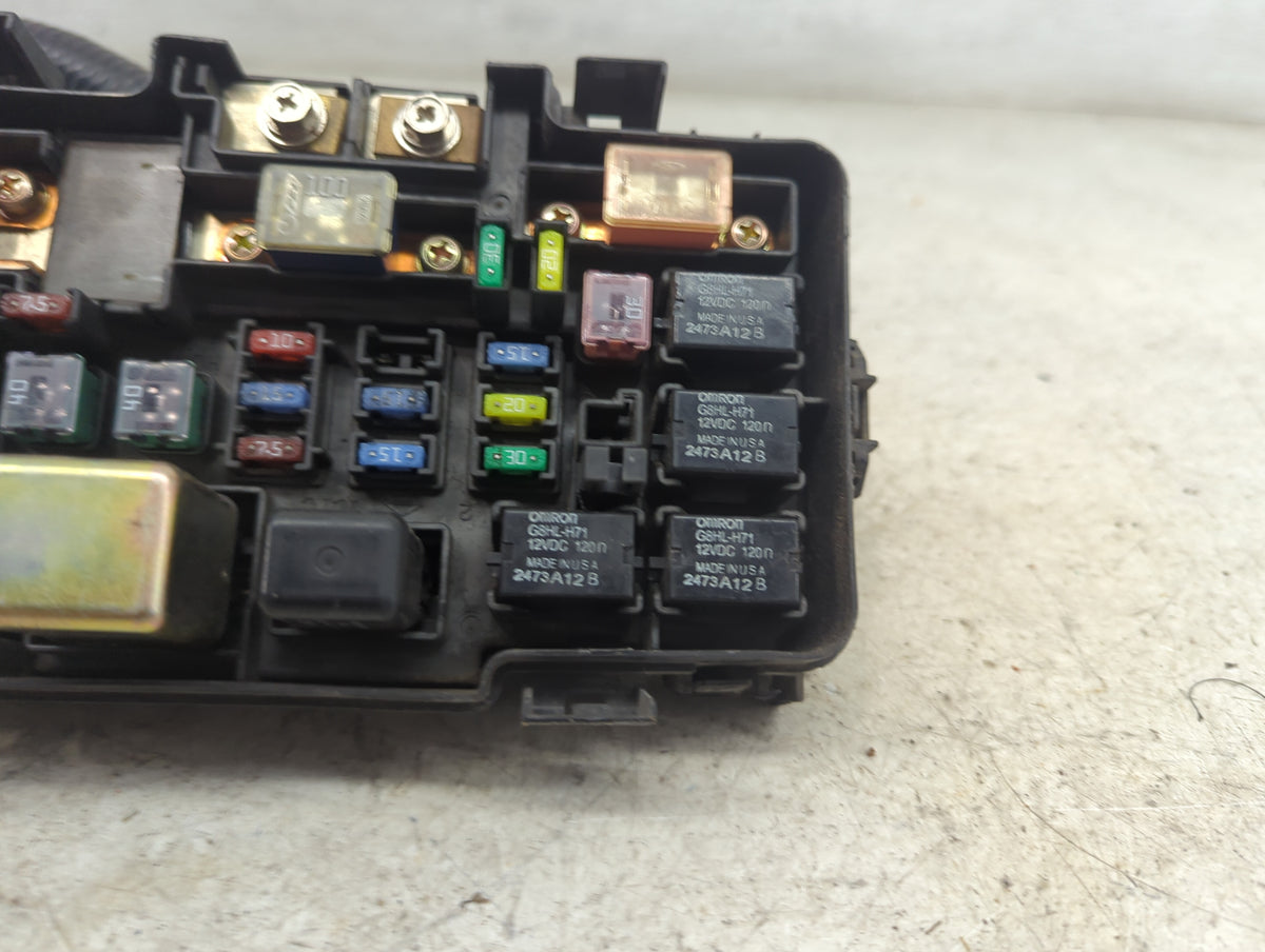 2004 Honda Element Fusebox Fuse Box Panel Relay Module P/N:G8HL-H71 G4R-H22 Fits OEM Used Auto Parts - Oemusedautoparts1.com