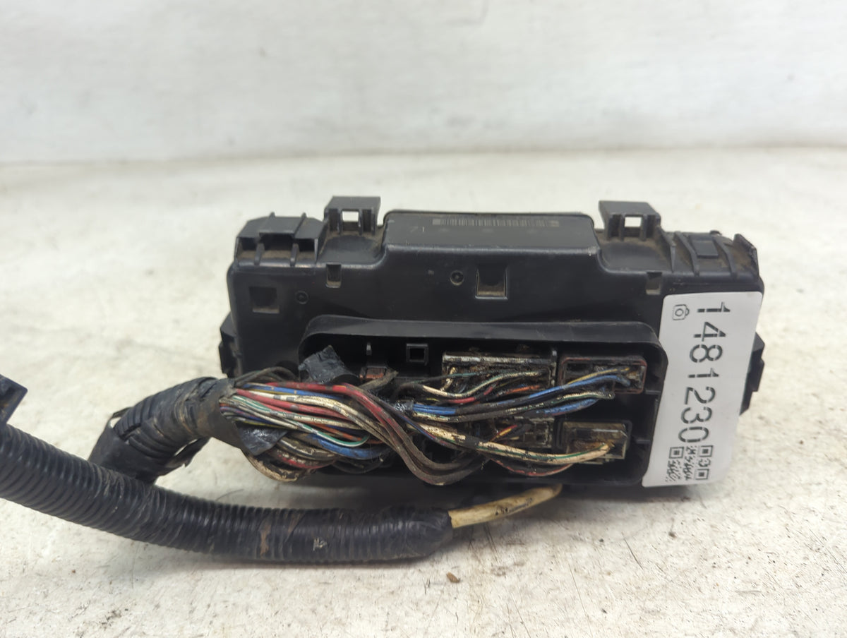 2004 Honda Element Fusebox Fuse Box Panel Relay Module P/N:G8HL-H71 G4R-H22 Fits OEM Used Auto Parts - Oemusedautoparts1.com