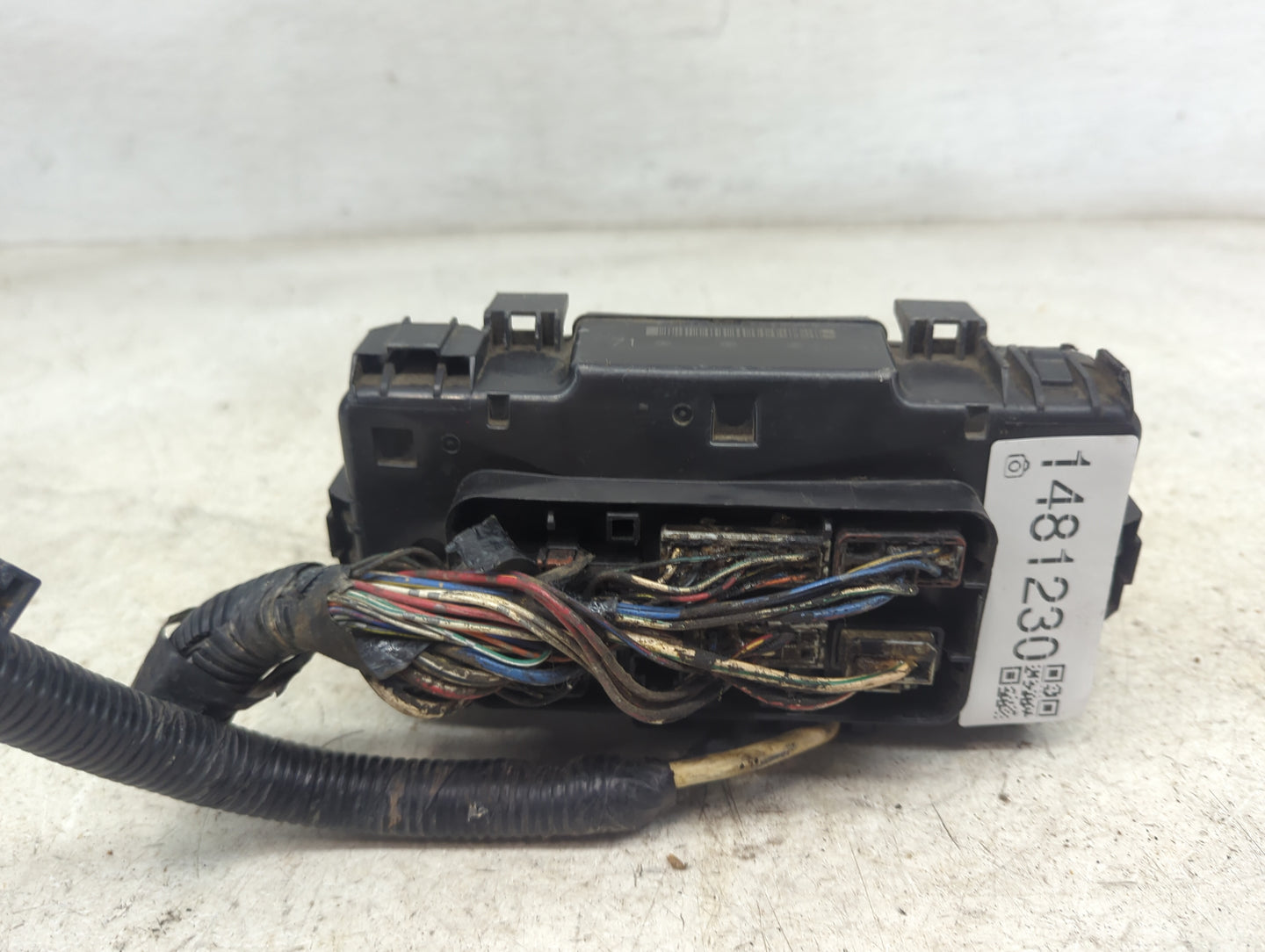 2004 Honda Element Fusebox Fuse Box Panel Relay Module P/N:G8HL-H71 G4R-H22 Fits OEM Used Auto Parts - Oemusedautoparts1.com