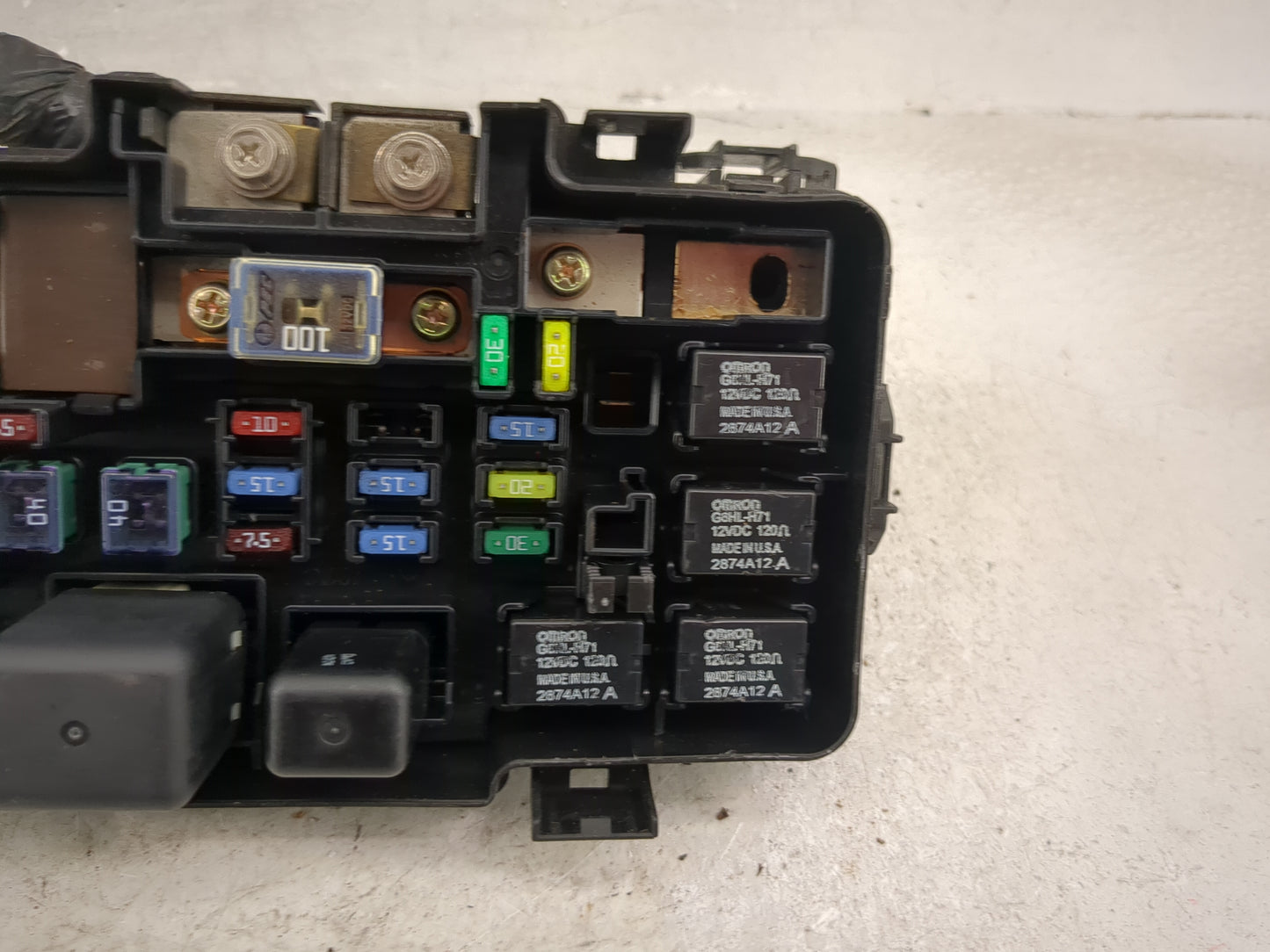 2003-2011 Honda Element Fusebox Fuse Box Panel Relay Module P/N:SCV-A02 6724082313020073 Fits OEM Used Auto Parts - Oemuseda