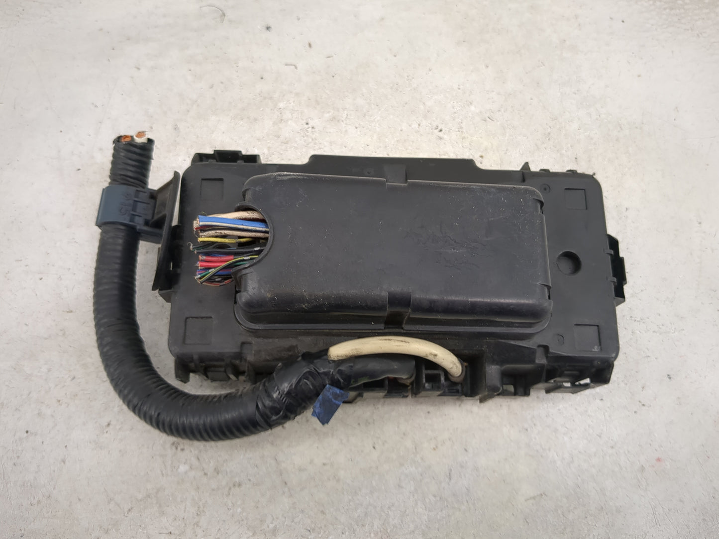 2003-2011 Honda Element Fusebox Fuse Box Panel Relay Module P/N:SCV-A02 6724082313020073 Fits OEM Used Auto Parts - Oemuseda