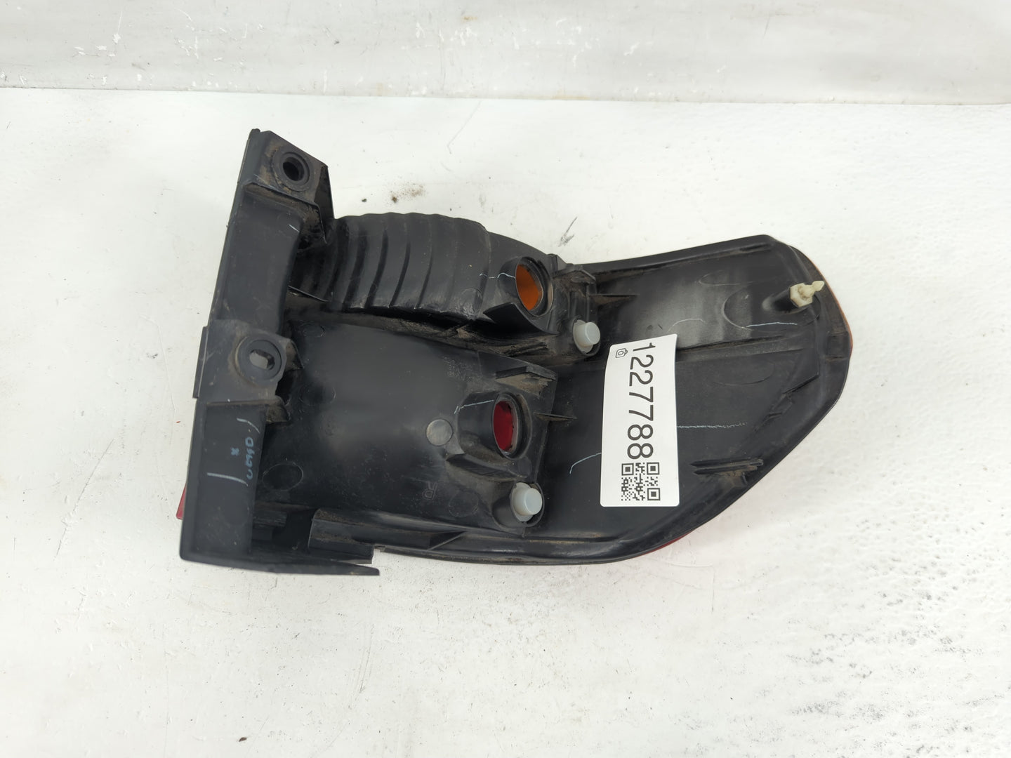 2002-2004 Honda Odyssey Tail Light Assembly Passenger Right OEM Fits Fits 2002 2003 2004 OEM Used Auto Parts - Oemusedautopa