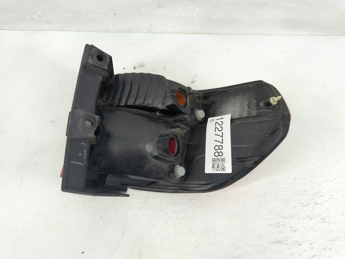 2002-2004 Honda Odyssey Tail Light Assembly Passenger Right OEM Fits Fits 2002 2003 2004 OEM Used Auto Parts - Oemusedautopa