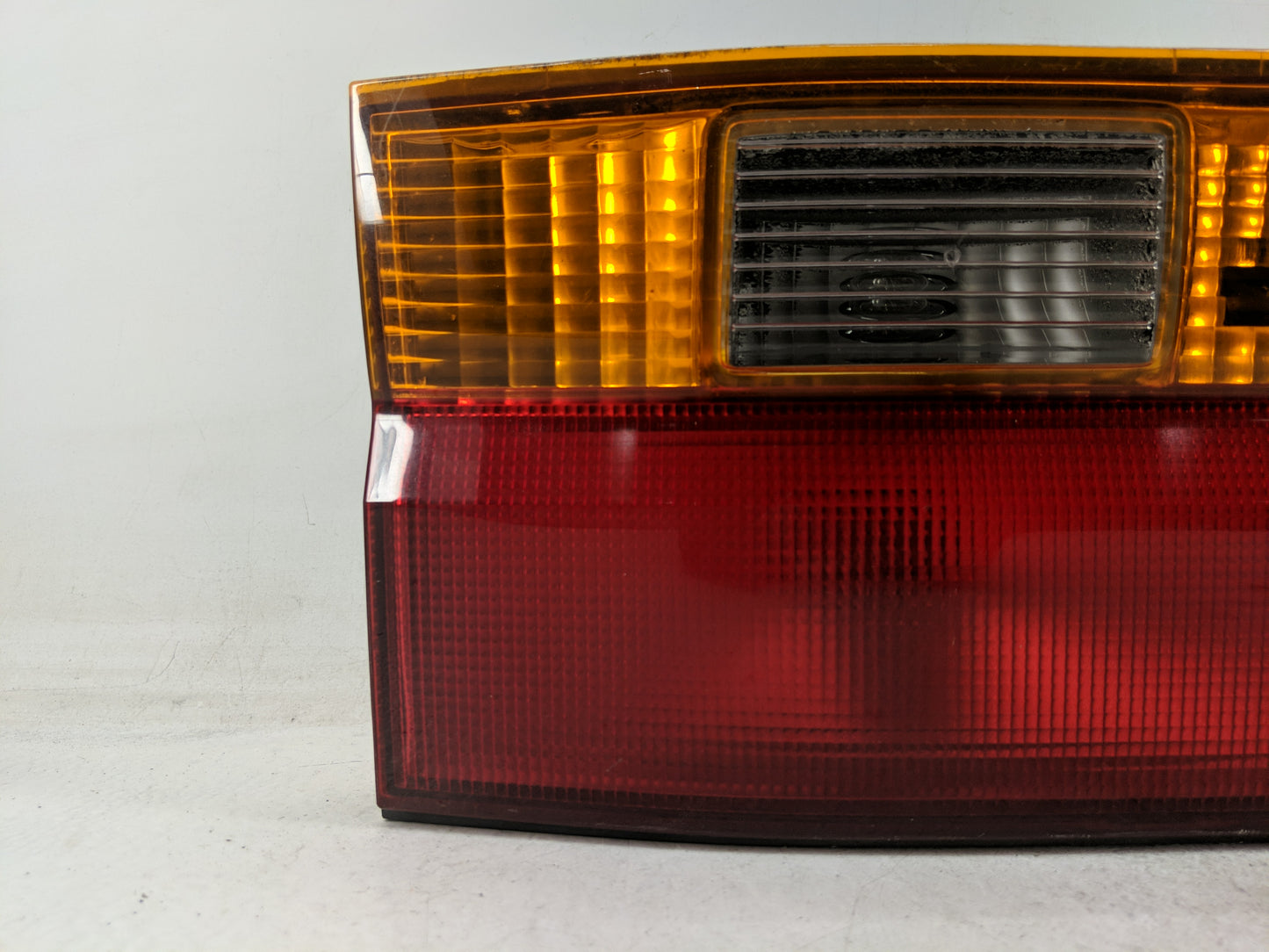 2002-2004 Honda Odyssey Passenger Right Side Deck Lid Mounted Tail Light - Oemusedautoparts1.com