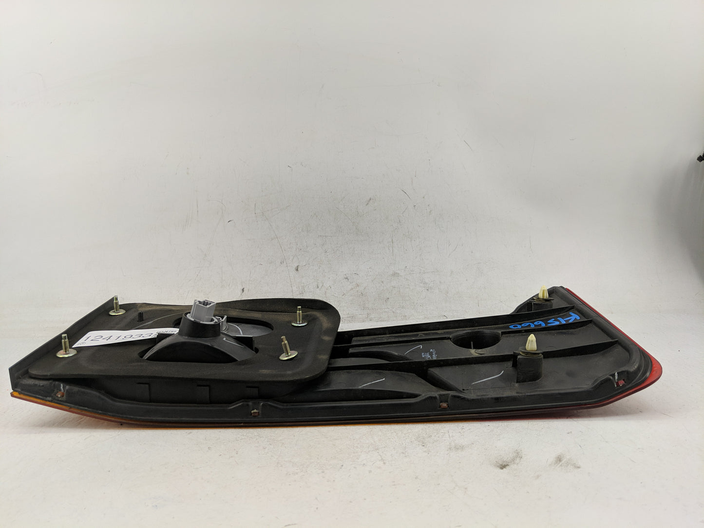 2002-2004 Honda Odyssey Passenger Right Side Deck Lid Mounted Tail Light - Oemusedautoparts1.com