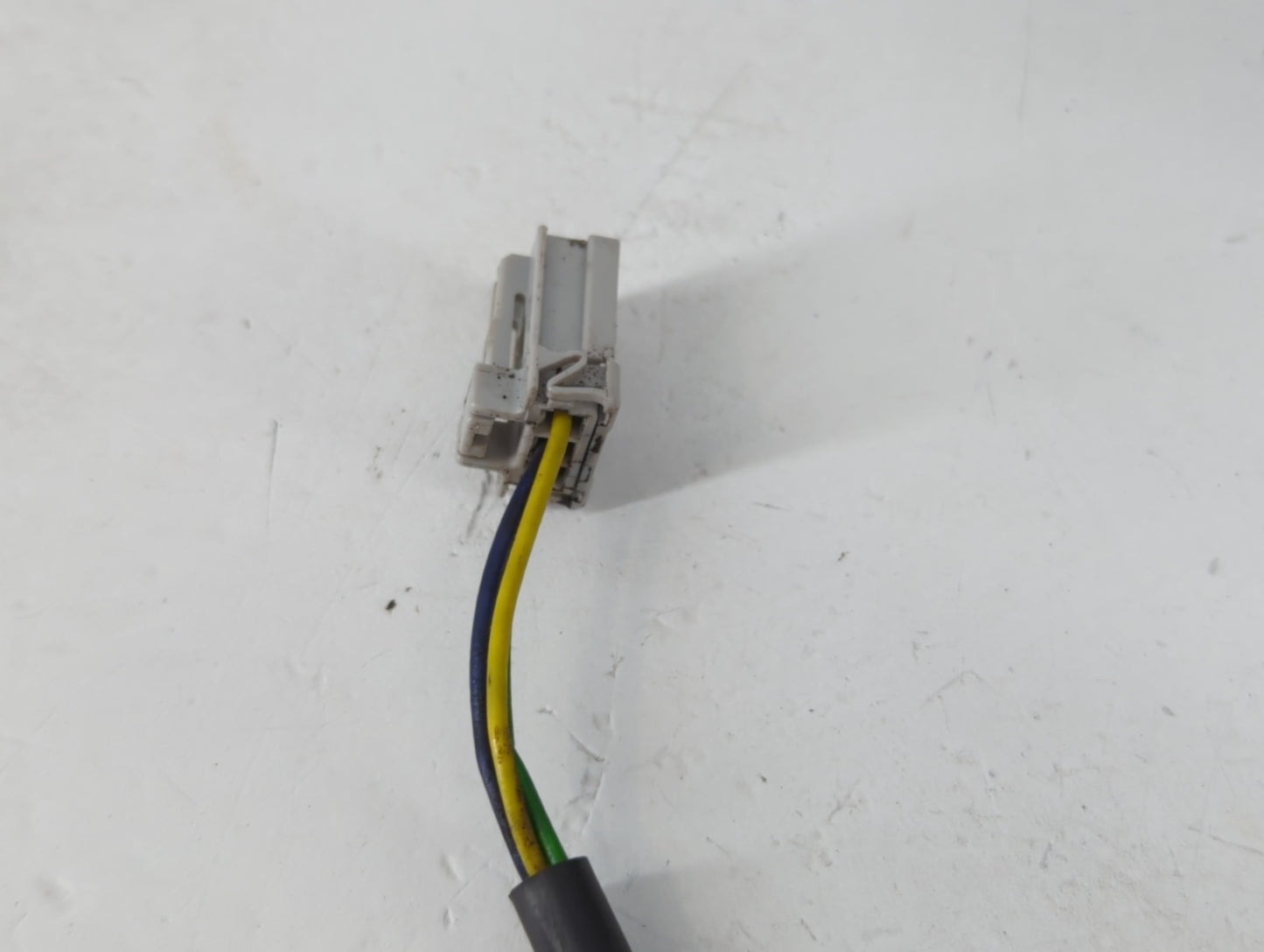 2004 Honda Odyssey Side Mirror Replacement Driver Left View Door Mirror P/N:7625050 Fits OEM Used Auto Parts - Oemusedautopa