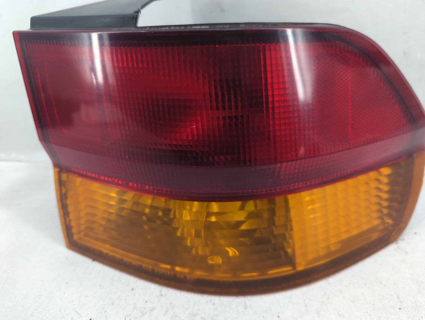 2002-2004 Honda Odyssey Tail Light Assembly Passenger Right OEM Fits Fits 2002 2003 2004 OEM Used Auto Parts - Oemusedautopa