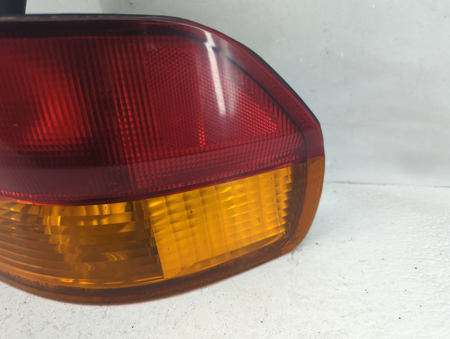 2002-2004 Honda Odyssey Tail Light Assembly Passenger Right OEM Fits Fits 2002 2003 2004 OEM Used Auto Parts - Oemusedautopa