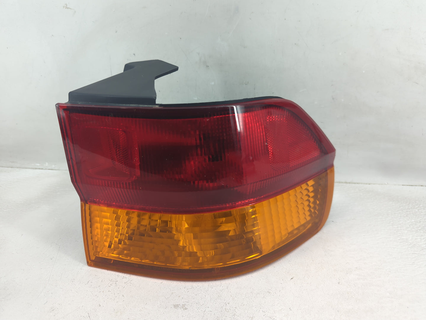 2002-2004 Honda Odyssey Tail Light Assembly Passenger Right OEM Fits Fits 2002 2003 2004 OEM Used Auto Parts - Oemusedautopa