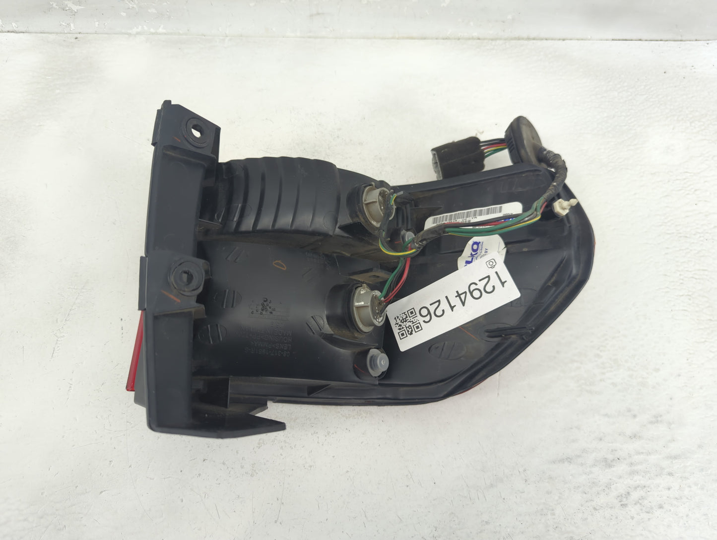 2002-2004 Honda Odyssey Tail Light Assembly Passenger Right OEM Fits Fits 2002 2003 2004 OEM Used Auto Parts - Oemusedautopa