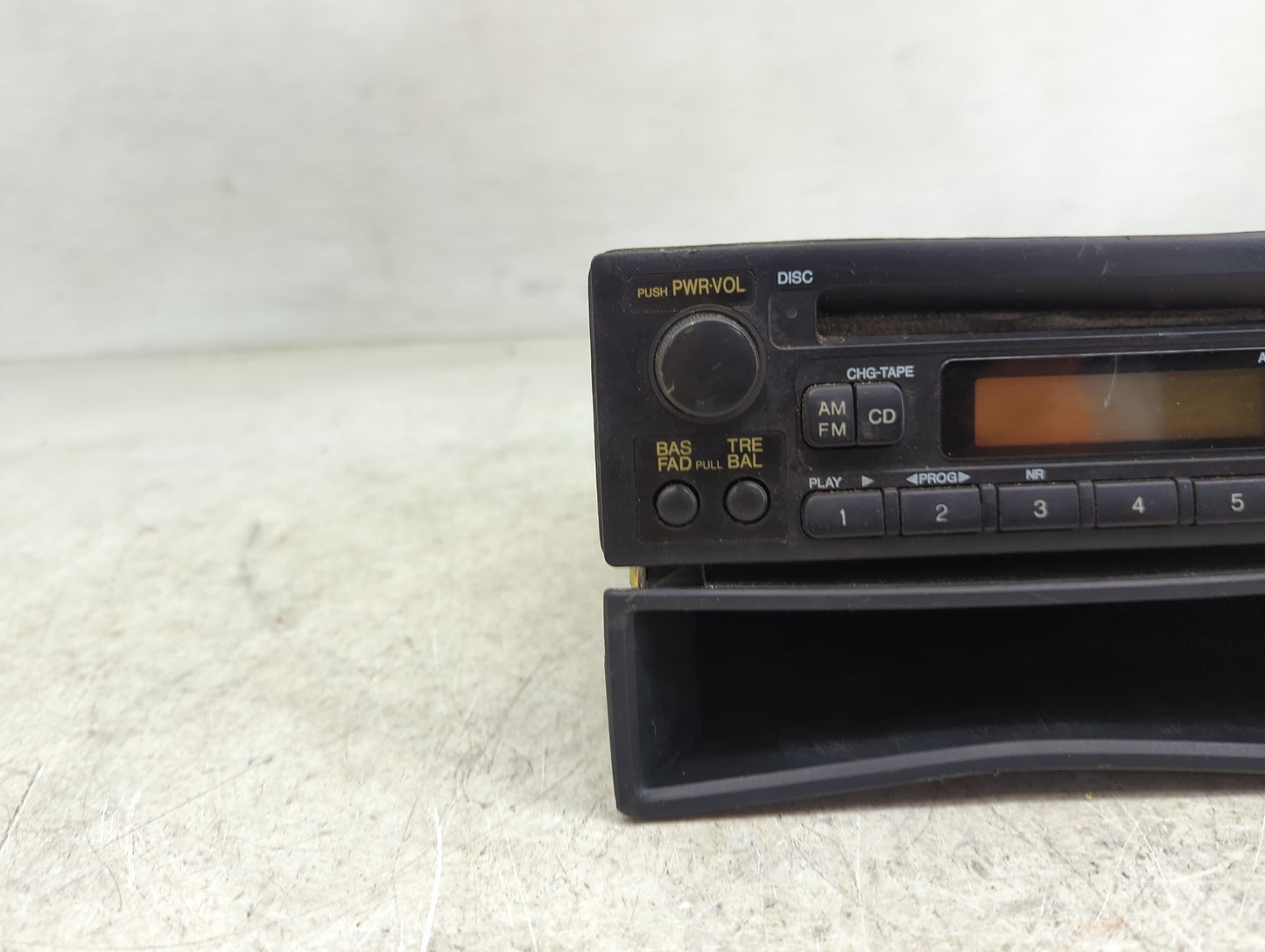 2003-2004 Honda Odyssey Radio AM FM Cd Player Receiver Replacement P/N:39100-S0X-A300 Fits Fits 2003 2004 OEM Used Auto Part