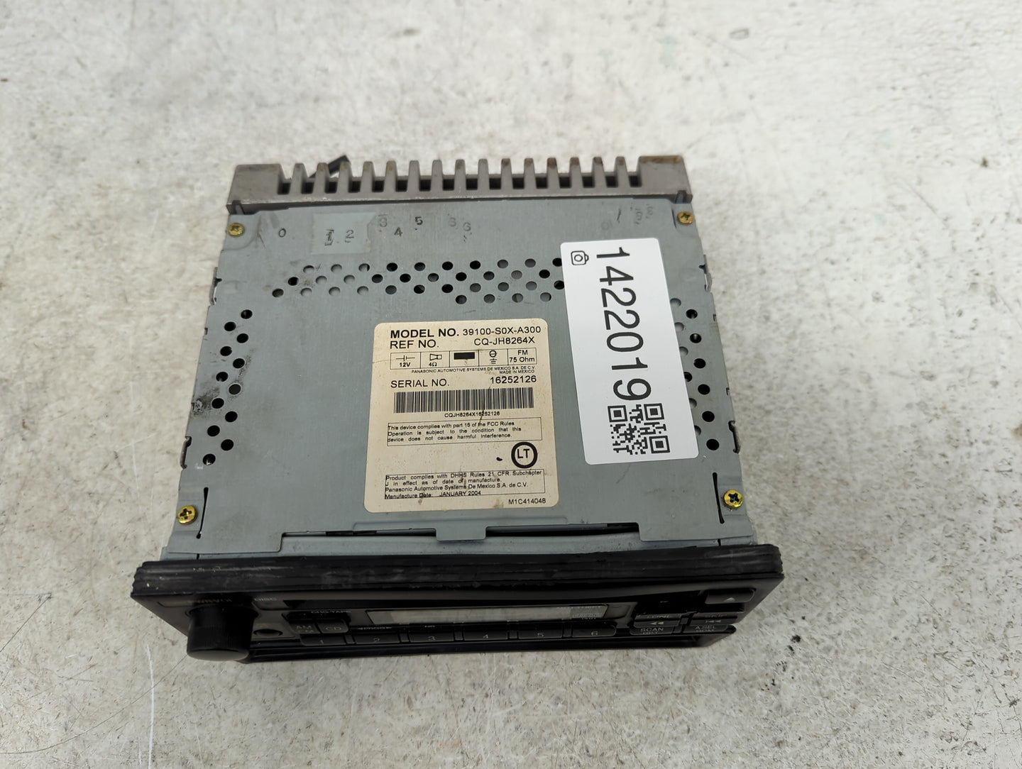 2003-2004 Honda Odyssey Radio AM FM Cd Player Receiver Replacement P/N:39100-S0X-A300 Fits Fits 2003 2004 OEM Used Auto Part