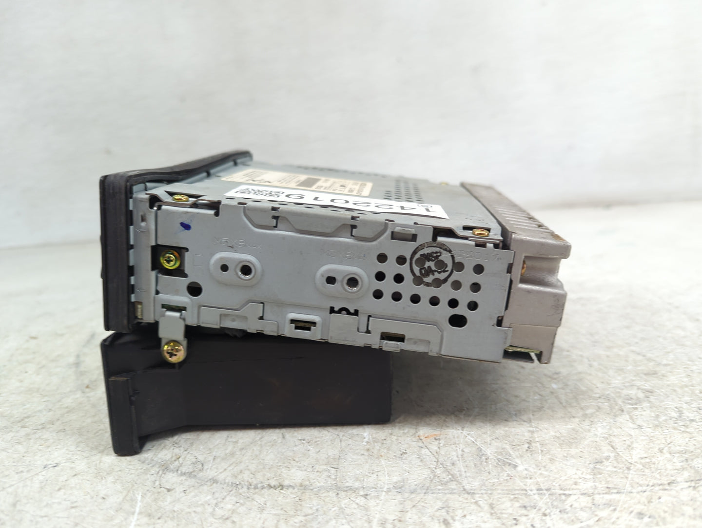 2003-2004 Honda Odyssey Radio AM FM Cd Player Receiver Replacement P/N:39100-S0X-A300 Fits Fits 2003 2004 OEM Used Auto Part