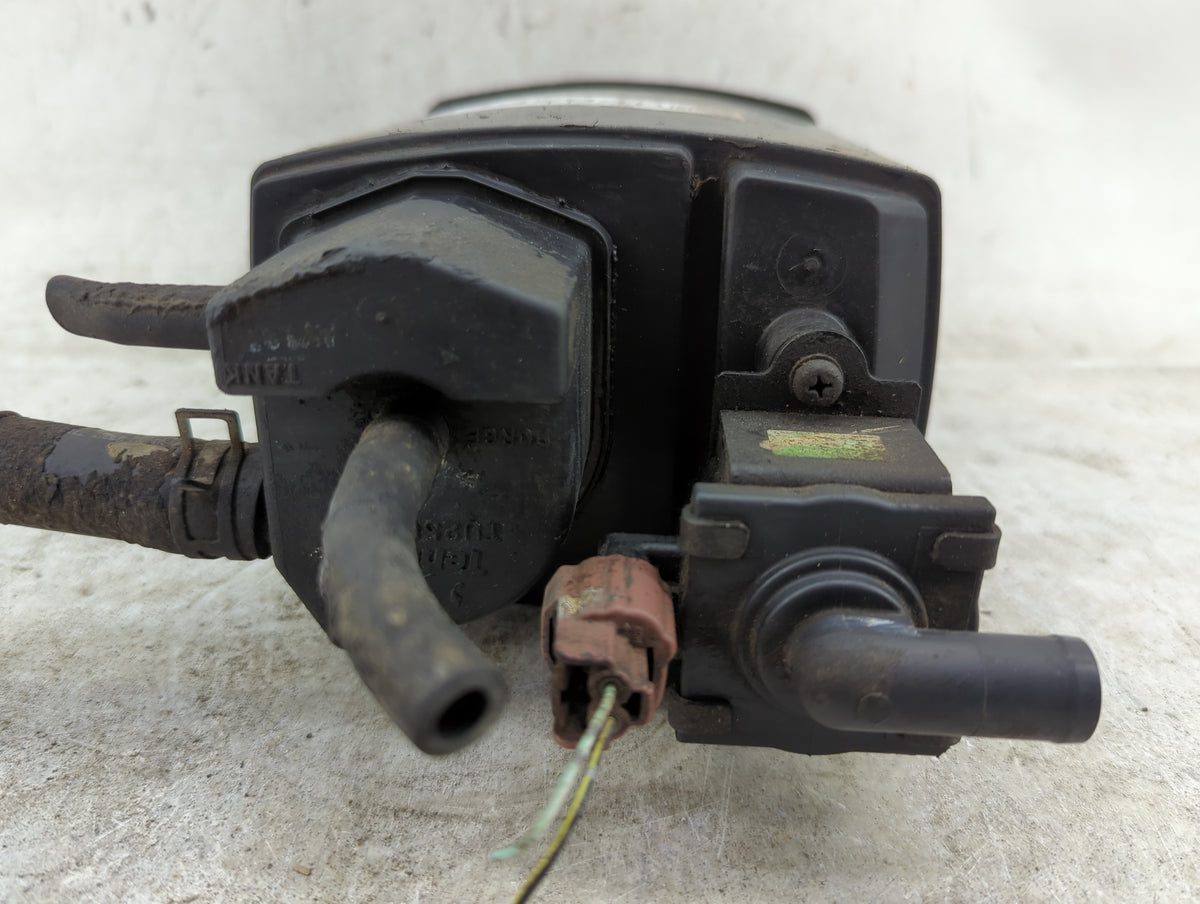 2004 Honda Odyssey Fuel Vapor Charcoal Canister - Oemusedautoparts1.com