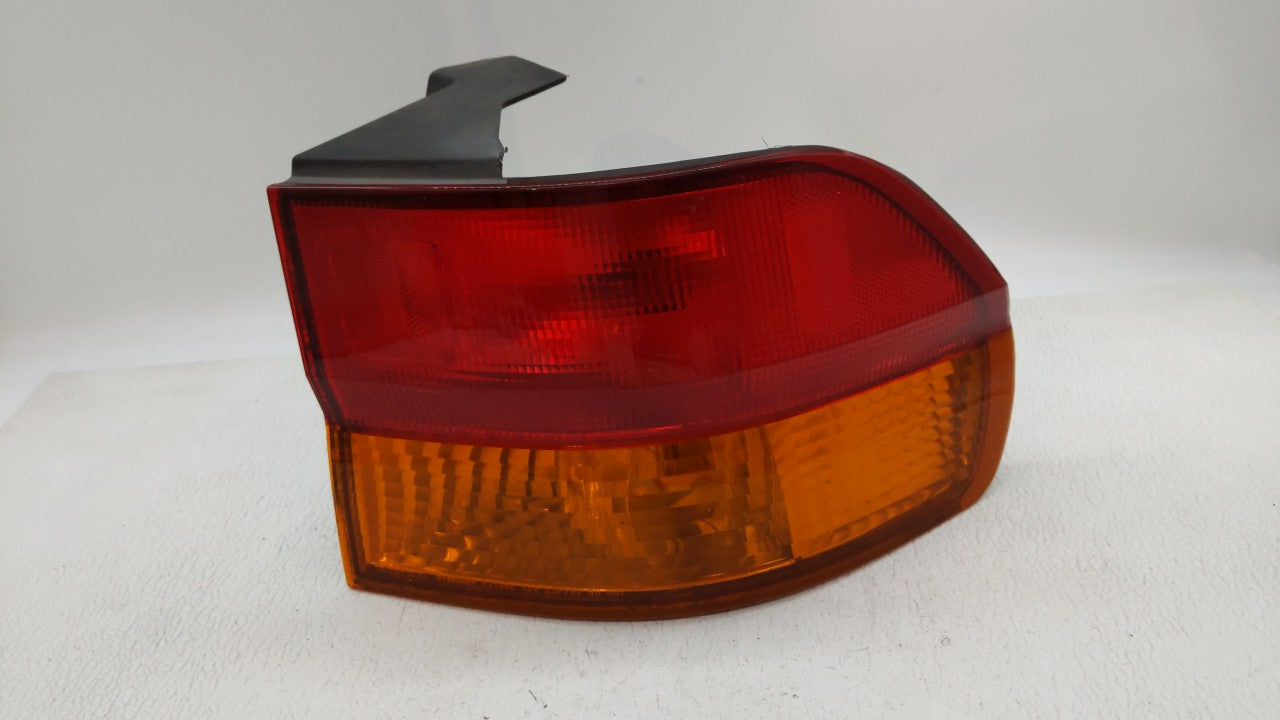 2002-2004 Honda Odyssey Tail Light Assembly Passenger Right OEM Fits Fits 2002 2003 2004 OEM Used Auto Parts - Oemusedautopa