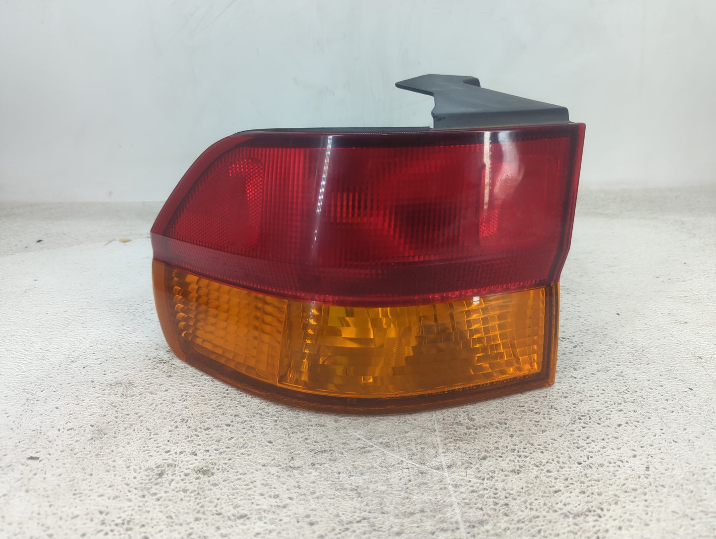 2002-2004 Honda Odyssey Tail Light Assembly Driver Left OEM Fits Fits 2002 2003 2004 OEM Used Auto Parts - Oemusedautoparts1