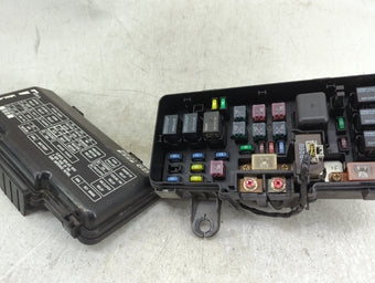 compare product 1999-2004 Honda Odyssey Fusebox Fuse Box Panel Relay Module P/N:S0X-A1 Fits Fits 1999 2000 2001 2002 2003 2004 OEM Used Auto Parts